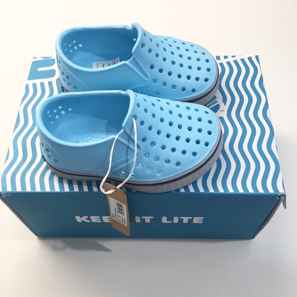 NEW! ⭐️Host Pick⭐️ Toddler Native Blue Miles Shoes - Picture 4 of 5
